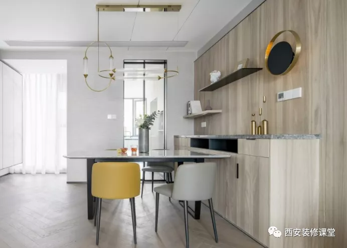 定制餐边柜，不做满墙，留白高级