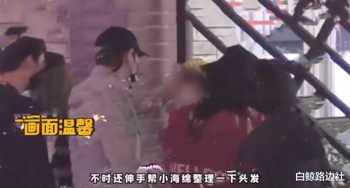 黄晓明|黄晓明baby带儿子就医！摸头整理帽子父爱爆棚，同框力破离婚传闻