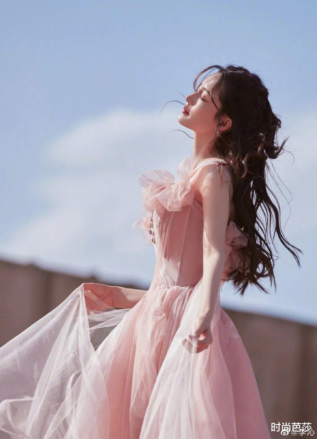 西装|美得通透，说的就是她了吧？