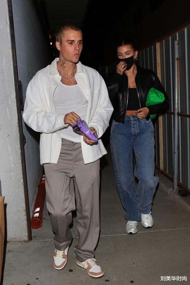 刘美华时尚|贾斯汀和海莉也太般配了,一黑一灰有cp感,看着真恩爱
