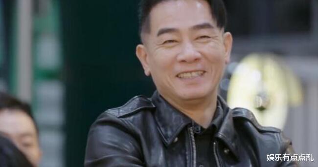 小姐姐|陈小春表示《家族荣耀》收视率再高也不看张智霖的戏了, 原因超搞笑