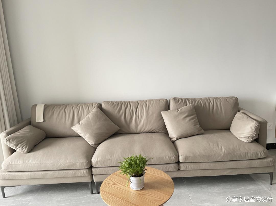 分享家居室内设计|越来越流行原木北欧风，极简装修，不吊顶不做电视墙，省钱又耐看