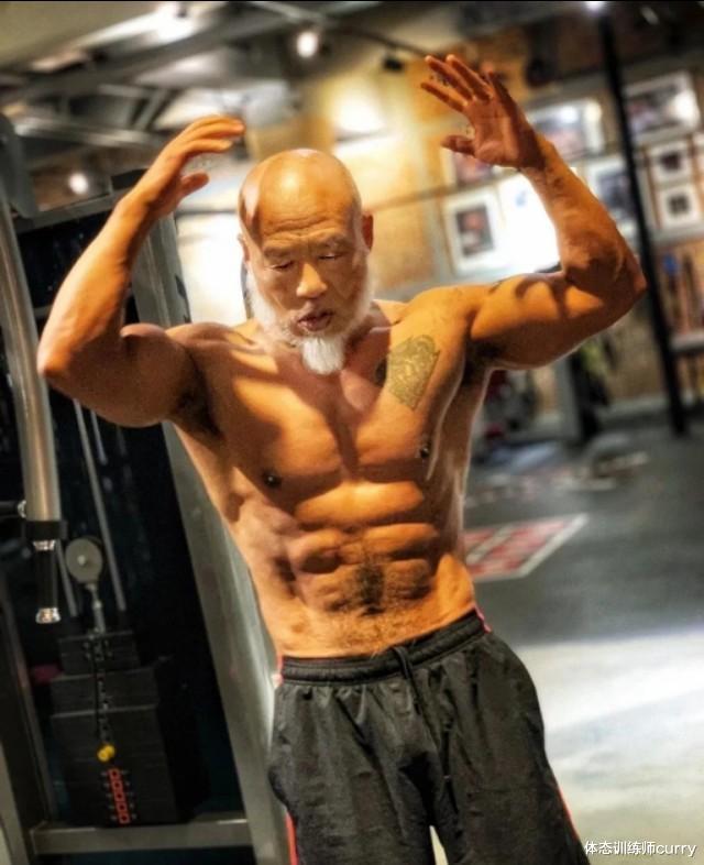 徐智林|被称为“老年彭于晏”的徐智林!一身腱子肉,撩走小13岁娇妻!