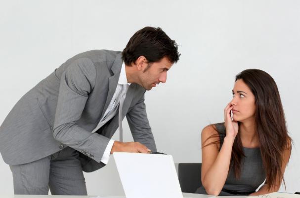 |职场中，小人通常会用的“坑人伎俩”，可以不模仿但一定要留心眼！