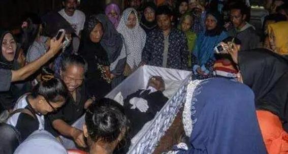 长寿秘诀|被死神遗忘的人:146岁时因为这个原因绝食,长寿秘诀竟是抽烟?