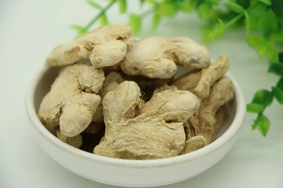 脾胃虛寒|脾胃虛寒、陽虛失血、中陽不足，醫圣張仲景：用這個四味藥的良方