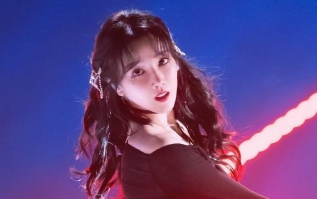 陈小纭|陈小纭自爆整骨10次，看到她早上做的第一件事，再也不羡慕她美了