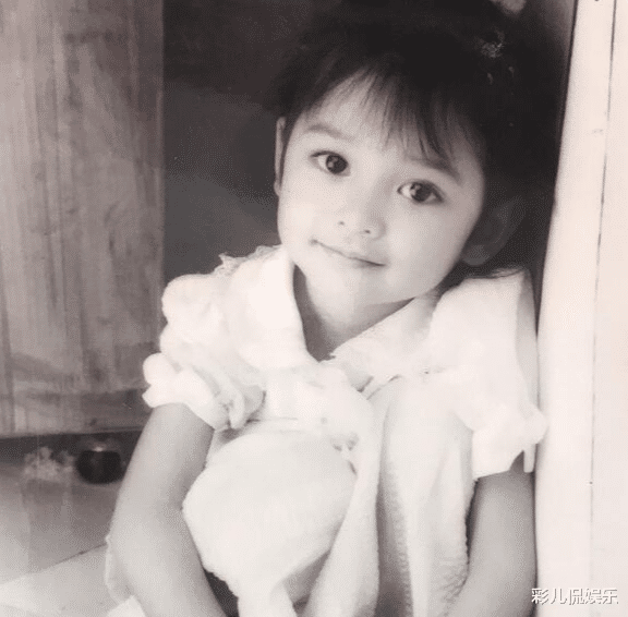 整容|“又美又丑”的误会，她们明明长得纯天然，却像极了整容脸！