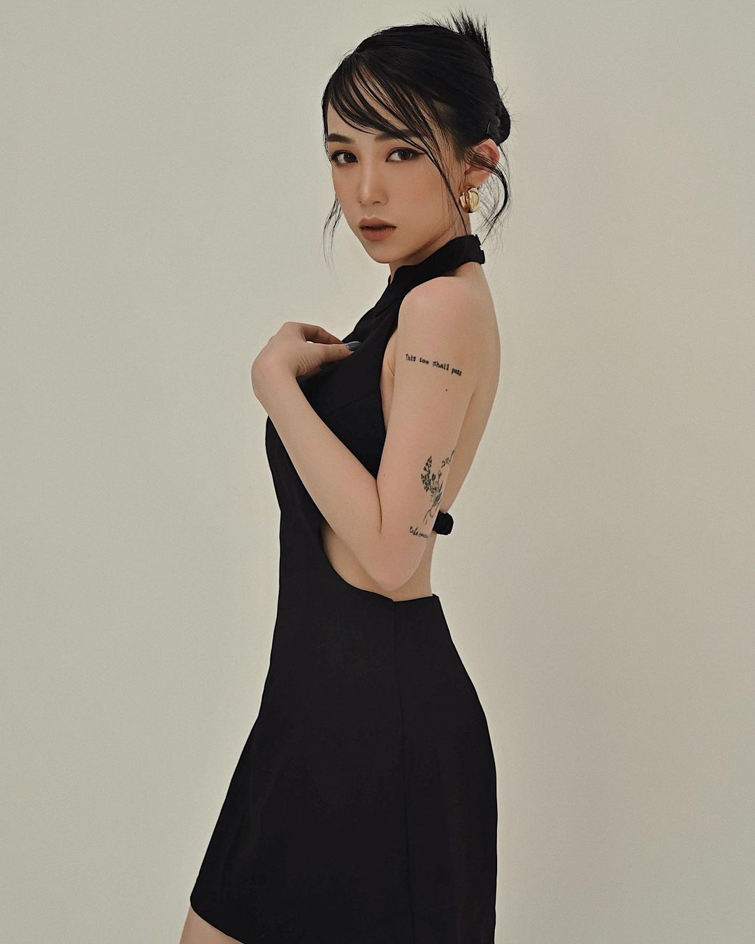 老王杂货铺|带着鱼竿儿到工地干活儿的工人,你们见过吗?