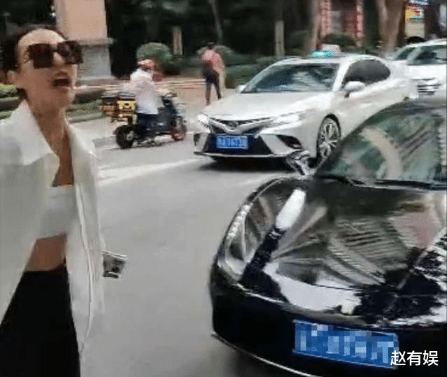 法拉利 法拉利女司机事件反转:车是租的,威胁人是因为赔不起