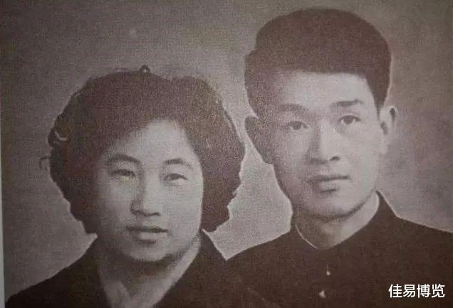 屠呦呦与李廷钊:你在事业上披荆斩棘,而我为你心甘情愿做着一切