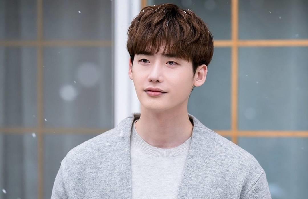 滚石|2021韩星搜索量TOP10：玄彬垫底，IU一骑绝尘，孙艺珍未上榜