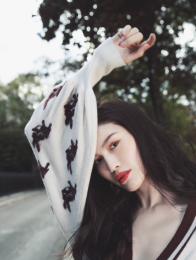 灵熙说珠宝 何穗11套礼服，尽显霸气模特气质，优雅中略带性感