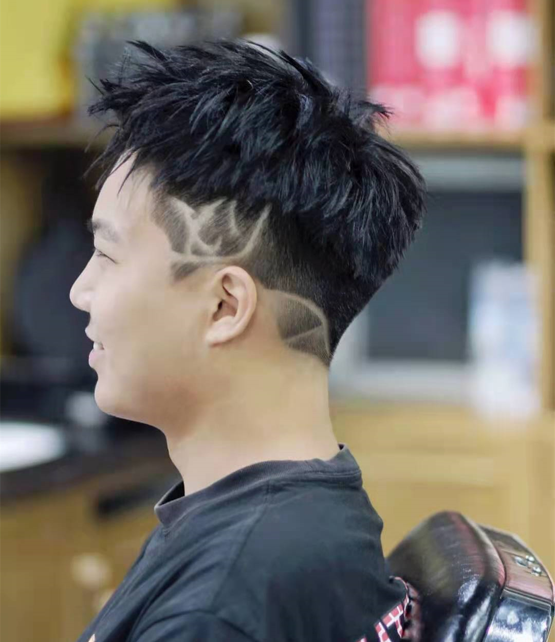 烫发|普通理发店会剪“碎盖头”吗？理发店：重点是烫发而不是剪发