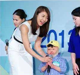 河智苑|突发抑郁，画风诡异，又来一个崔雪莉？