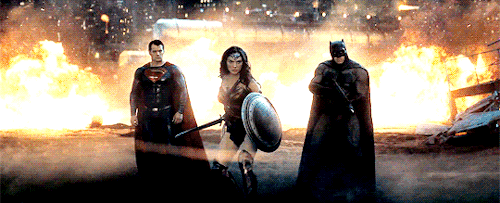 白雪公主|恶毒皇后居然比白雪公主更美？大长腿让人舔屏，36岁吊打一众小花