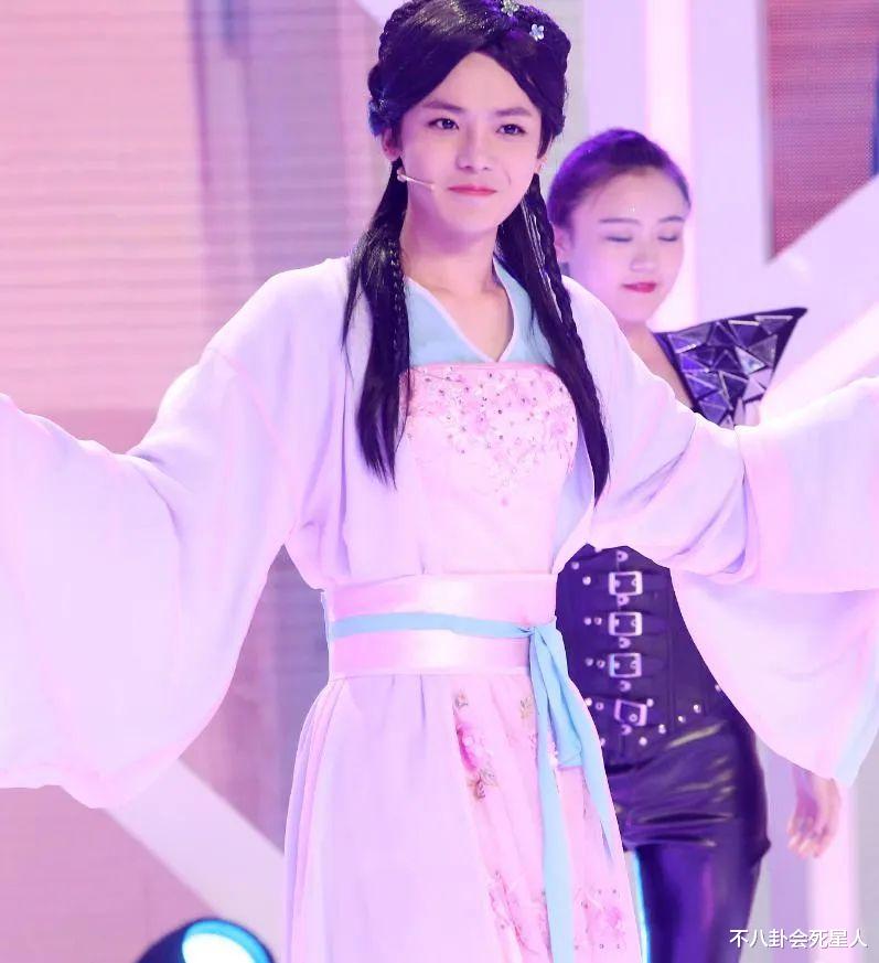 赵丽颖|9位男女明星的惊艳反串，女帅男美，有人靠其一战封神