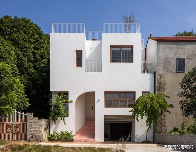 越南女服装设计师的家，当作一件艺术品来设计，空间丰富又有趣