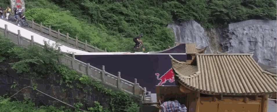 厨房人类 你出钱我出命，为什么每个极限运动都有红牛赞助？