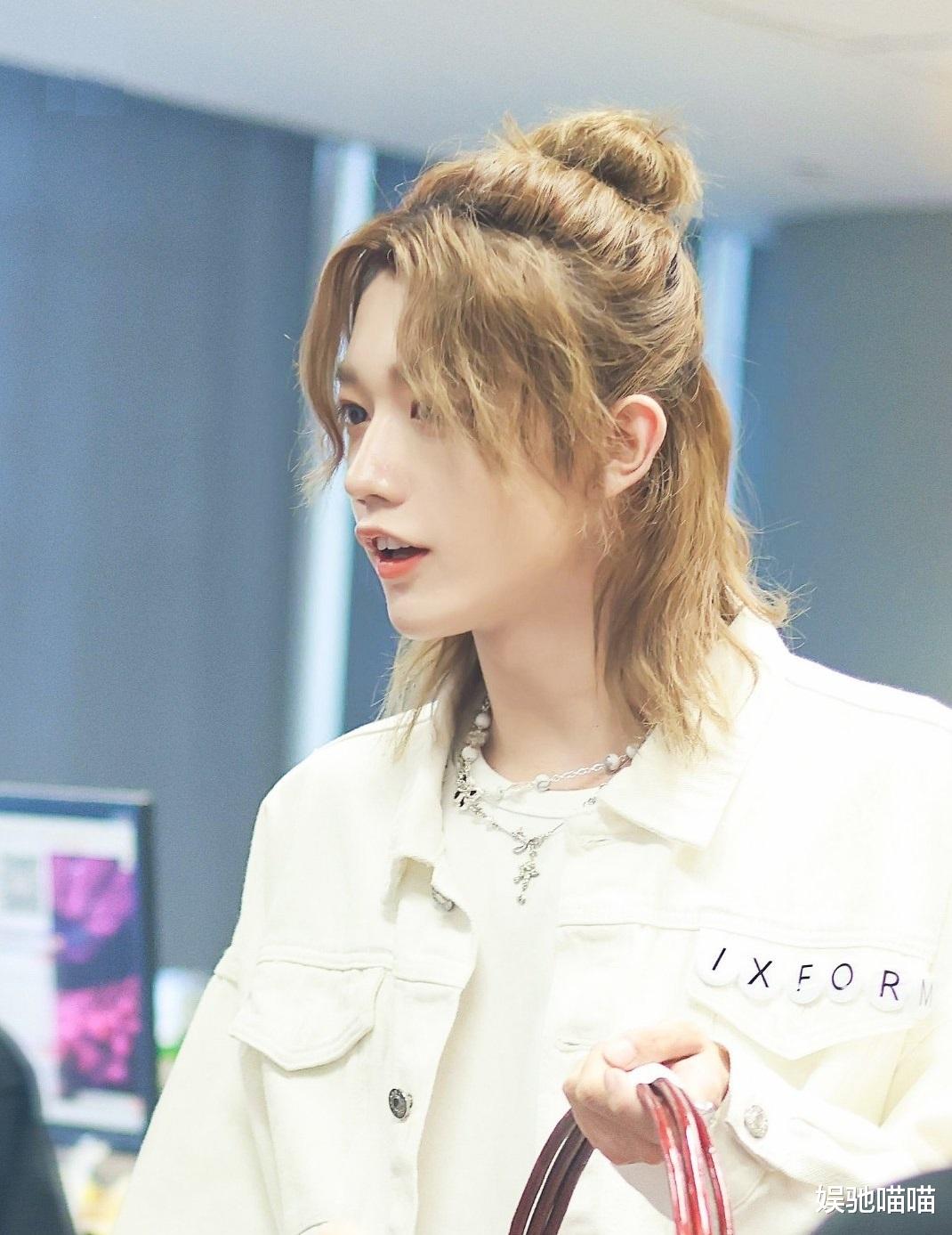 ixform|IXFORM成团扫楼，刘隽、孙滢皓大跳女团舞，罗一舟签名不忘组合