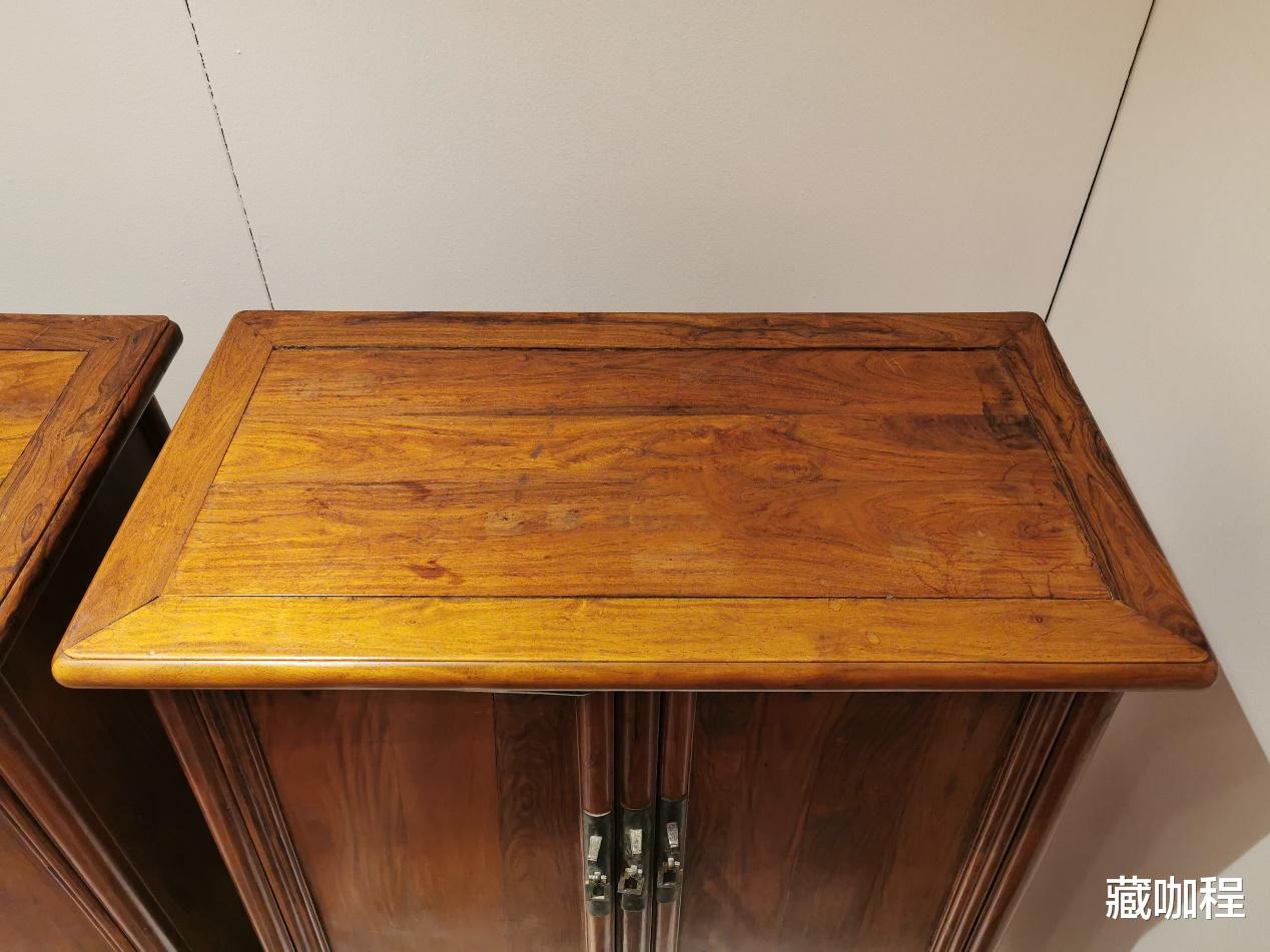 |木料配色不齐，黄花梨圆角柜成对149万成交