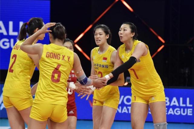 美国队|拒绝放水！美国女排3-0胜日本，中国女排继续留有四强希望