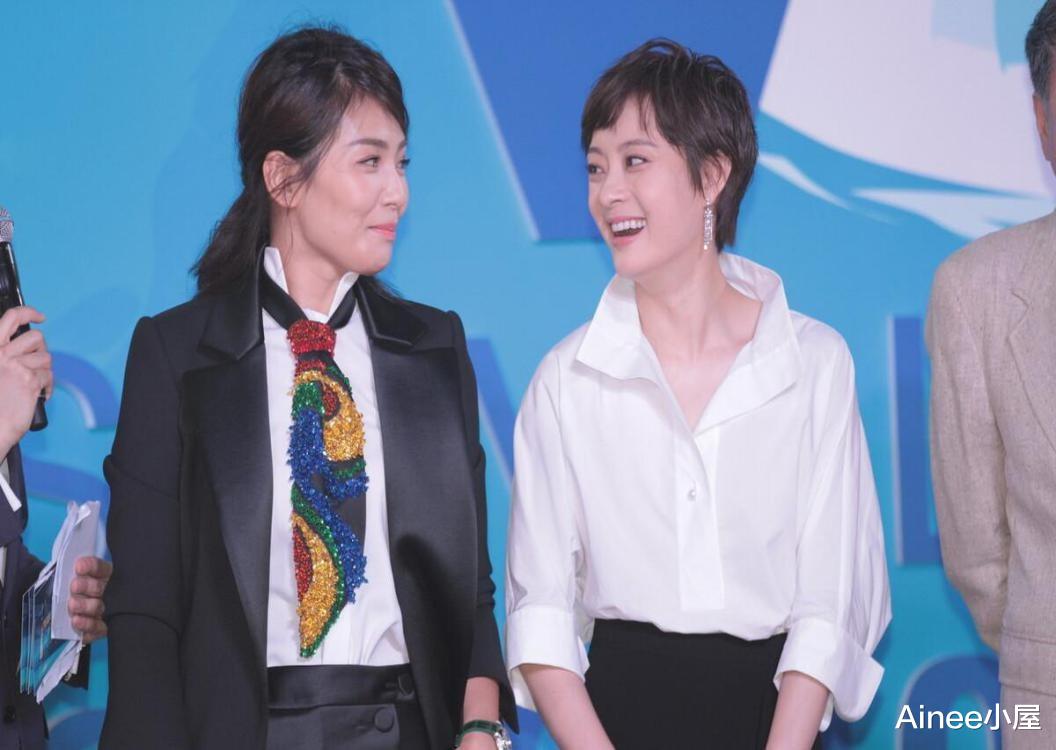 孙俪|刘涛穿衬衫扮酷耍帅，遇到小4岁孙俪，一身黑白装扮真有CP感