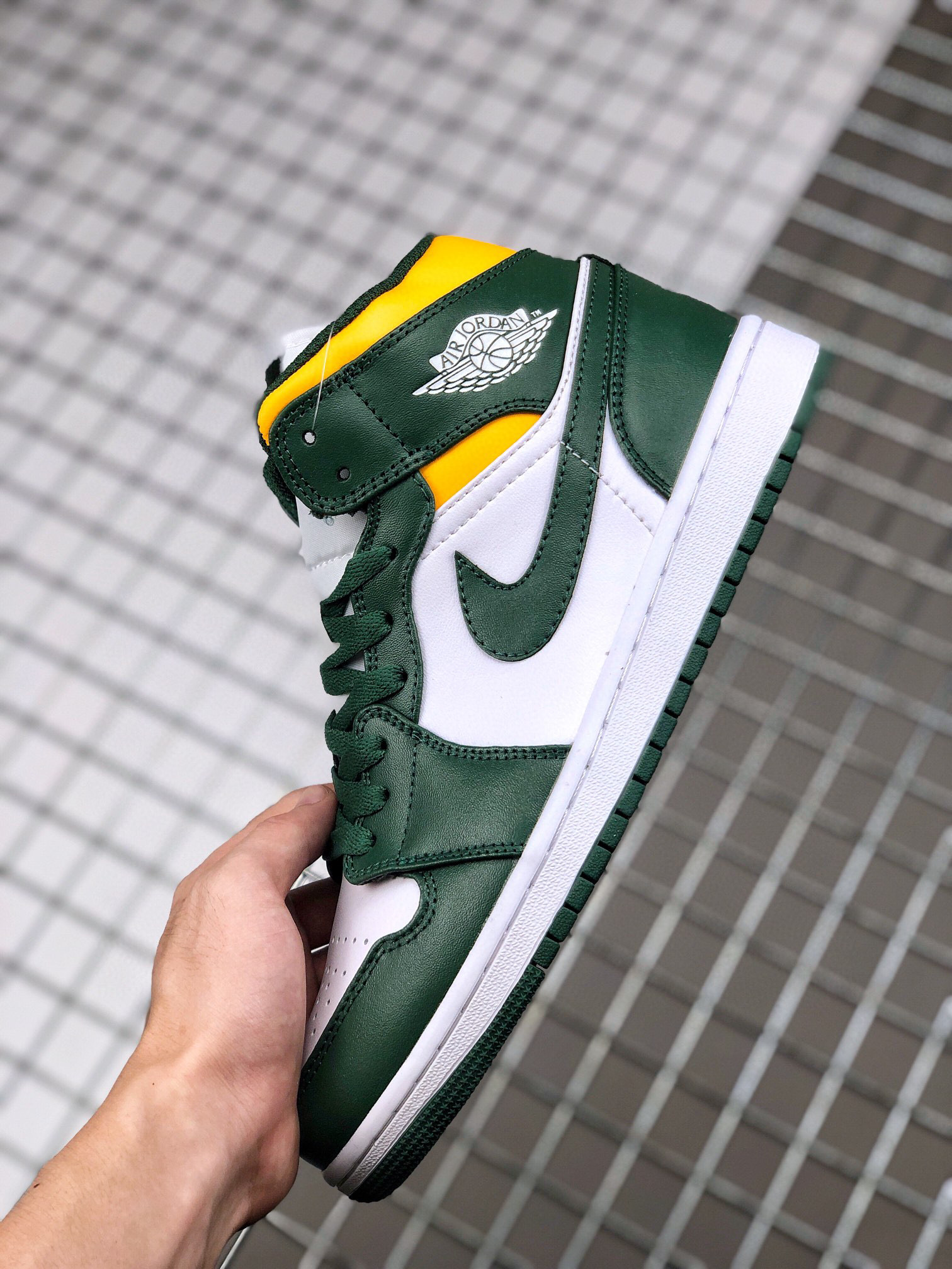 莆田鞋匠 Air Jordan 1 Mid 西雅图超音速