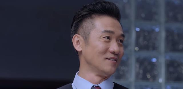 秦岚|《突围》开播一路高歌，秦岚靳东表现不俗，剧情跌宕起伏