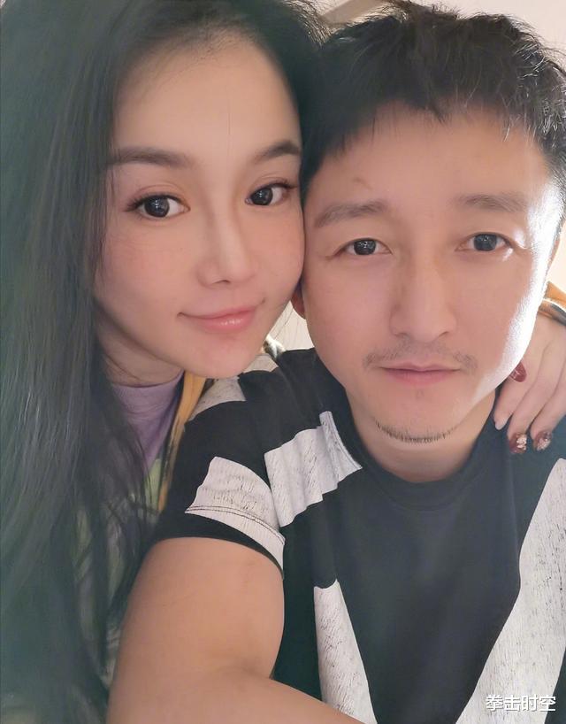 冉莹颖|冉莹颖曝光近照惹争议！邹市明娇妻五官变化巨大，素颜照一目了然