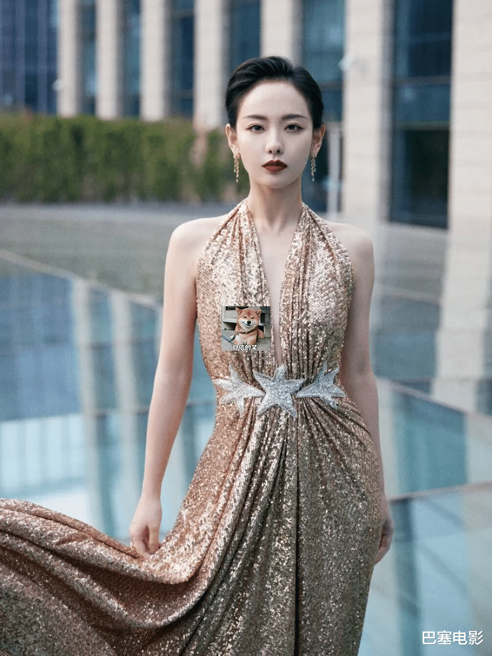 童瑶|2021惊艳红毯：童瑶“惹火”，杨幂、刘雯鲨疯了，鞠婧祎美得意外