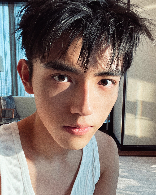 陈飞宇|陈飞宇谈《皓衣行》，认真的态度获书粉力挺，却因为太自信被嘲讽