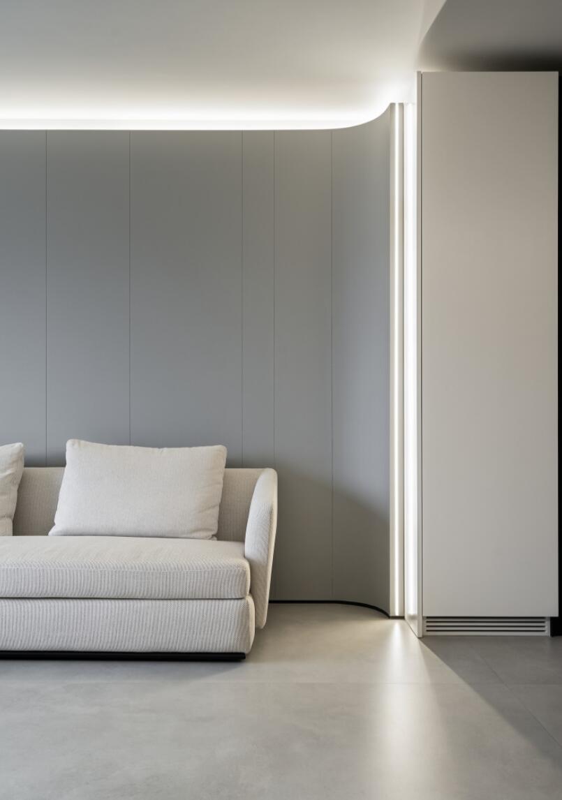 为追求简单生活，她坚持给新家断舍离，完工后窗明几净，大气极了