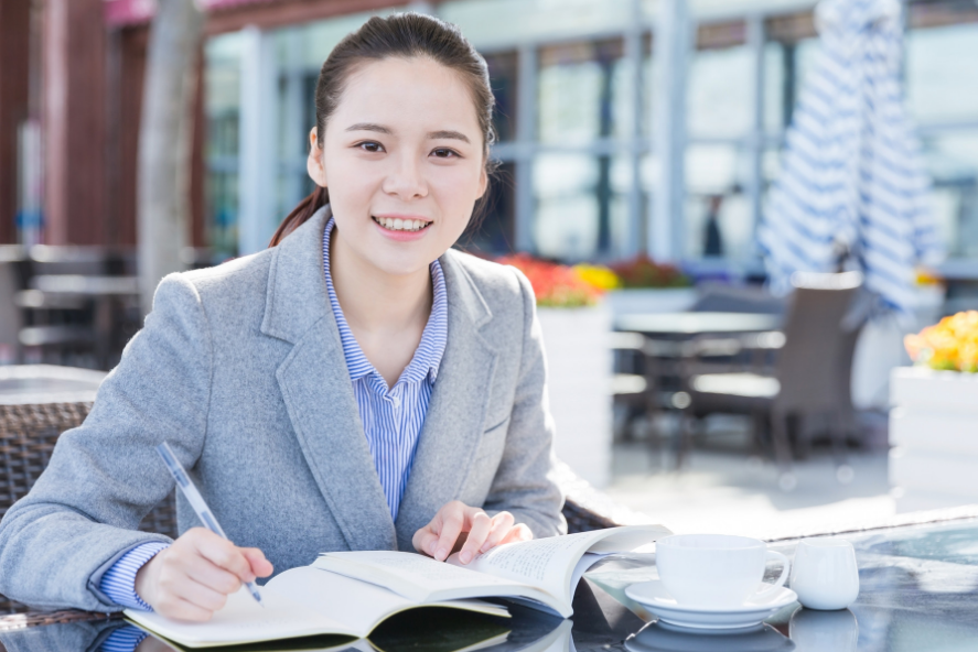 内卷|32岁女子“内卷”8年，确诊甲状腺癌，不幸离世，医生：“内卷”害人不浅