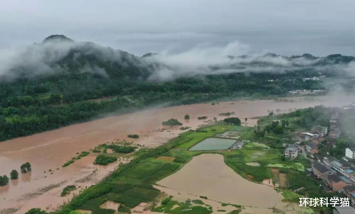 暴雨 地球冒烟了，美热出54.4度，我国南方局地超40度，东北也要更热？