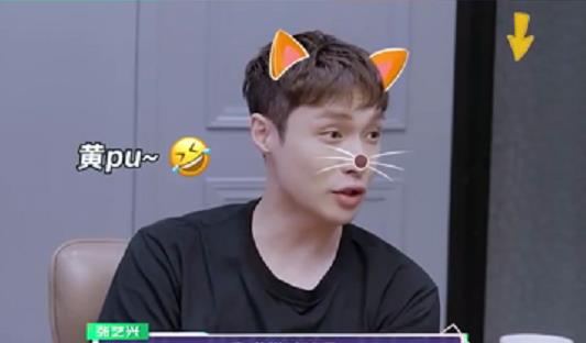 朱晨丽|张艺兴陪爷爷在长沙坐公交,超市买平价衫,追忆外婆和黄渤打电话