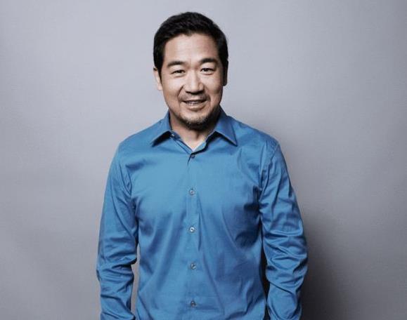 张国立|1972年，张国立和尸体同睡4晚，头发一夜掉光，66岁仍不敢回忆