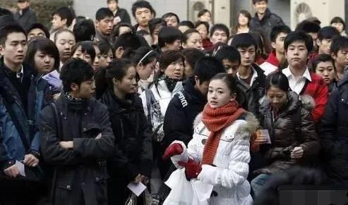 吴谨言|“撞脸半个娱乐圈”的吴谨言的26年成名史,太幸运了