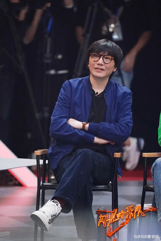 闪光的乐队|《闪光的乐队》首播,老中青三代音乐人聚会,一锅乱炖,有肉有菜