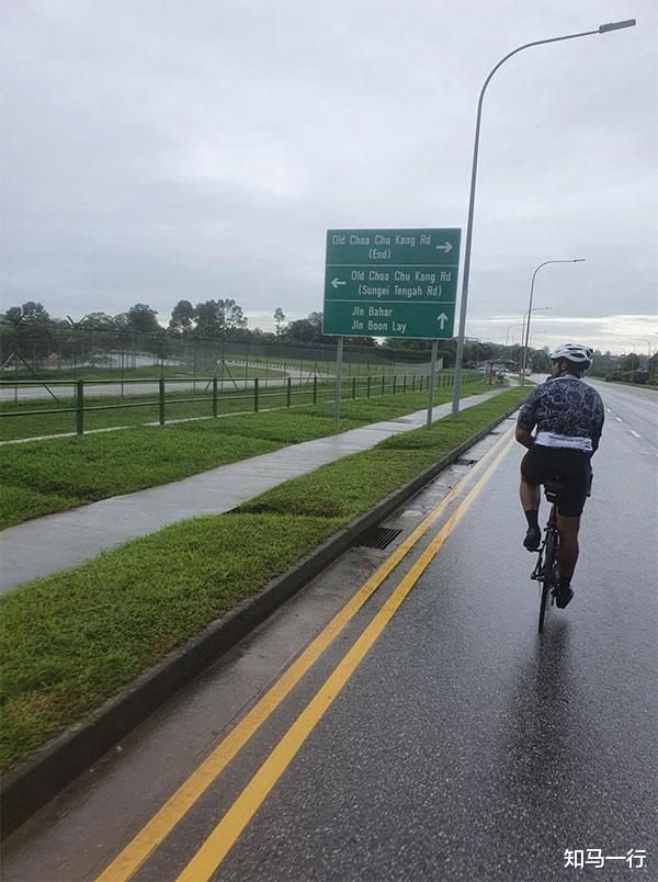 厨师|超励志  胖厨师骑脚车送餐4年，甩肉126kg变型男，连老邻居都认不出了！