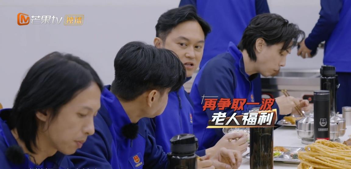 陈小春|消防员实习：54岁陈小春态度最认真，张智霖发言堪称“人间真实”