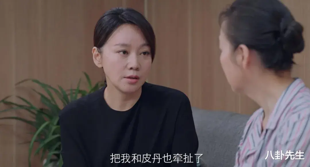 闫妮|《突围》8位主演年轻旧照：闫妮土味十足，秦岚“变脸”太明显