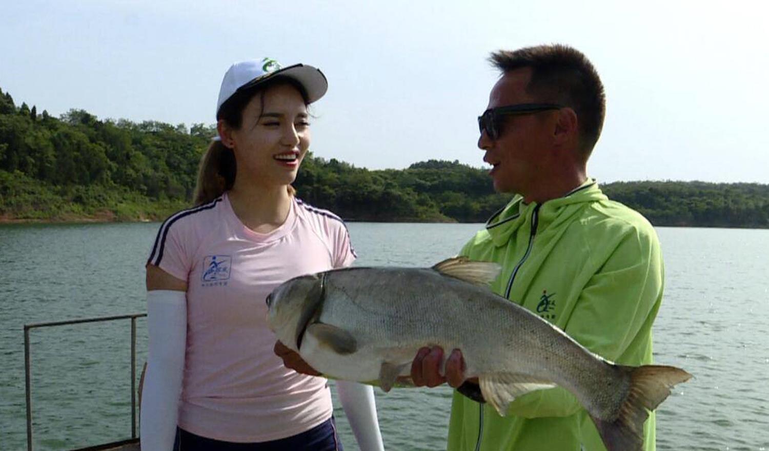饵料|鲢鳙鱼最喜欢什么味型的食物？鲢鳙鱼的垂钓技巧和用饵方法