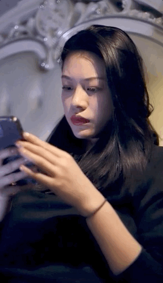 葛荟婕|葛荟婕手握苹果睹物思人，挂念女儿抱膝哭泣，网友直言孩子未必想你