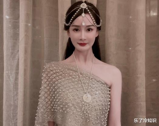 杨幂|网红耗时6年整容成“小杨幂”，下嫁高富帅后，孩子长大露出真颜值