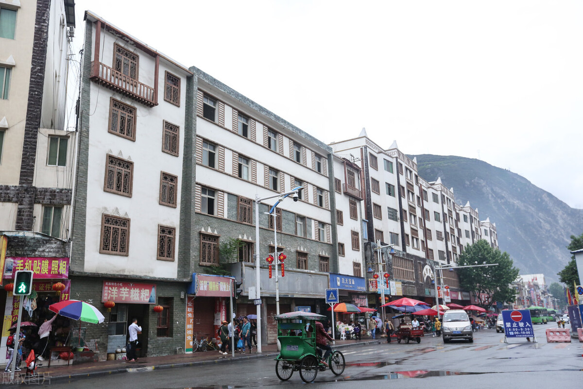 |太难了!是在“县城”买房子好,还是在“农村”盖房好?