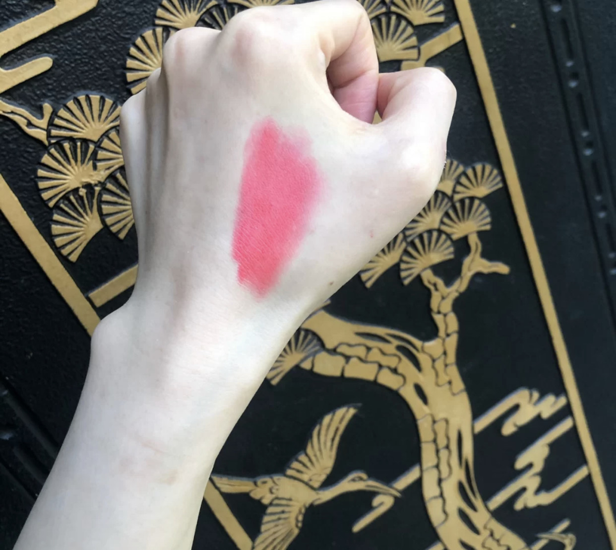 口红|黄皮一定别涂的四只“玫瑰色”，显黑又显老，分分钟被吐槽