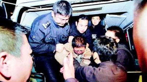 情趣奇闻|江苏盐城持枪抢劫案,嫌疑人潜逃多地作案高达15起