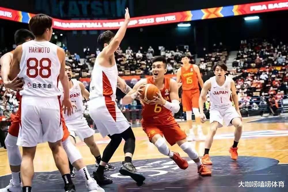 广东男篮|3消息！当红国手韧带撕裂，曝广东签扣篮王，中国男篮宣布退赛