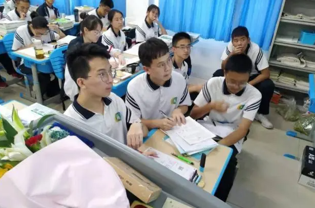 |有一种“小心机”叫班主任调座,看似毫无章法,实则套路满满